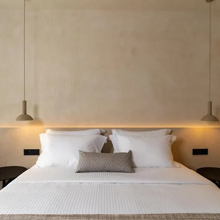 On The Square Appartement Pýrgos