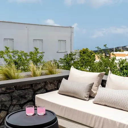 On The Square Appartement Pýrgos